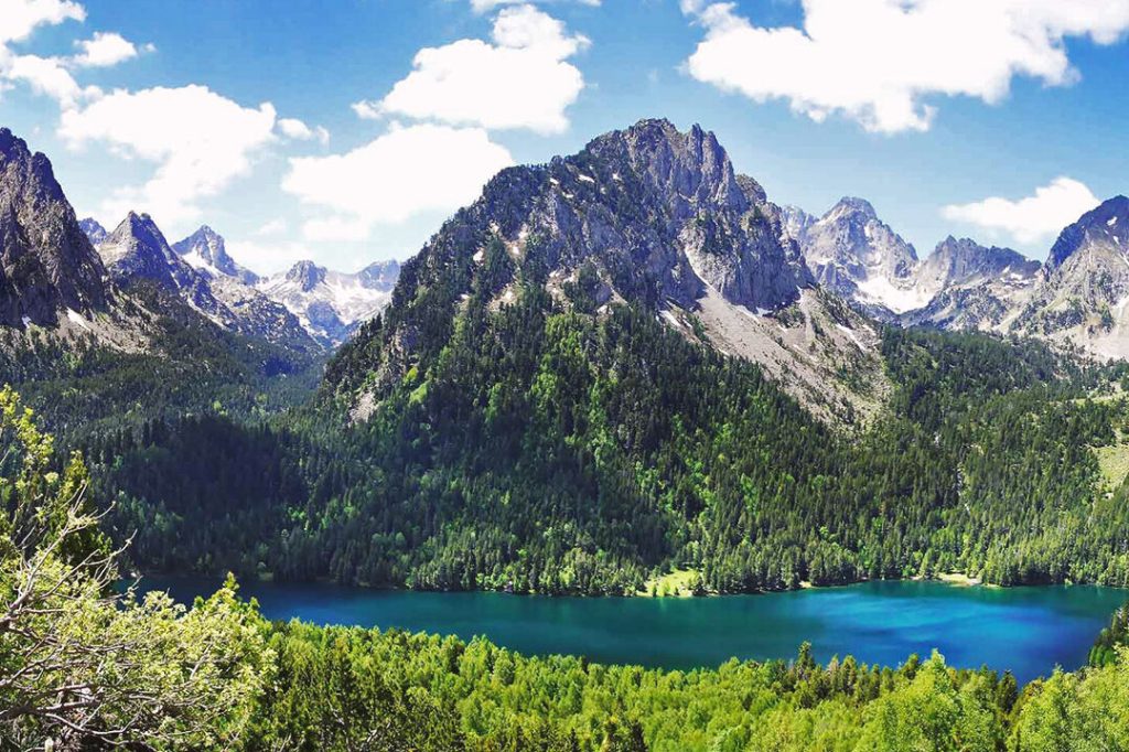 Lagos de postal para disfrutar todo el año 6